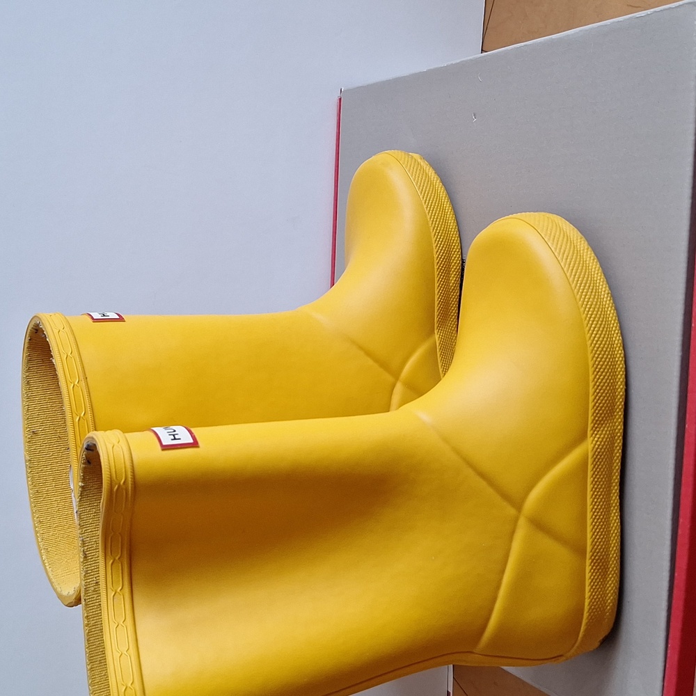Hunter Classic Yellow Boots With Box - Picture 3 of 4